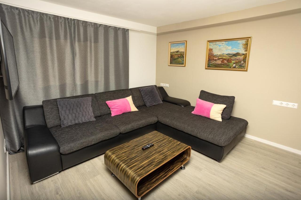 Ferienwohnung Burgblick Im Neuffener Tal Mit Sauna Und Wallbox Frickenhausen  Ngoại thất bức ảnh